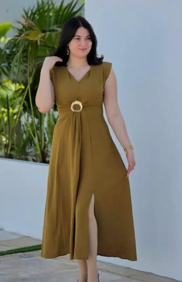 ROBE AVEC BOUCLE