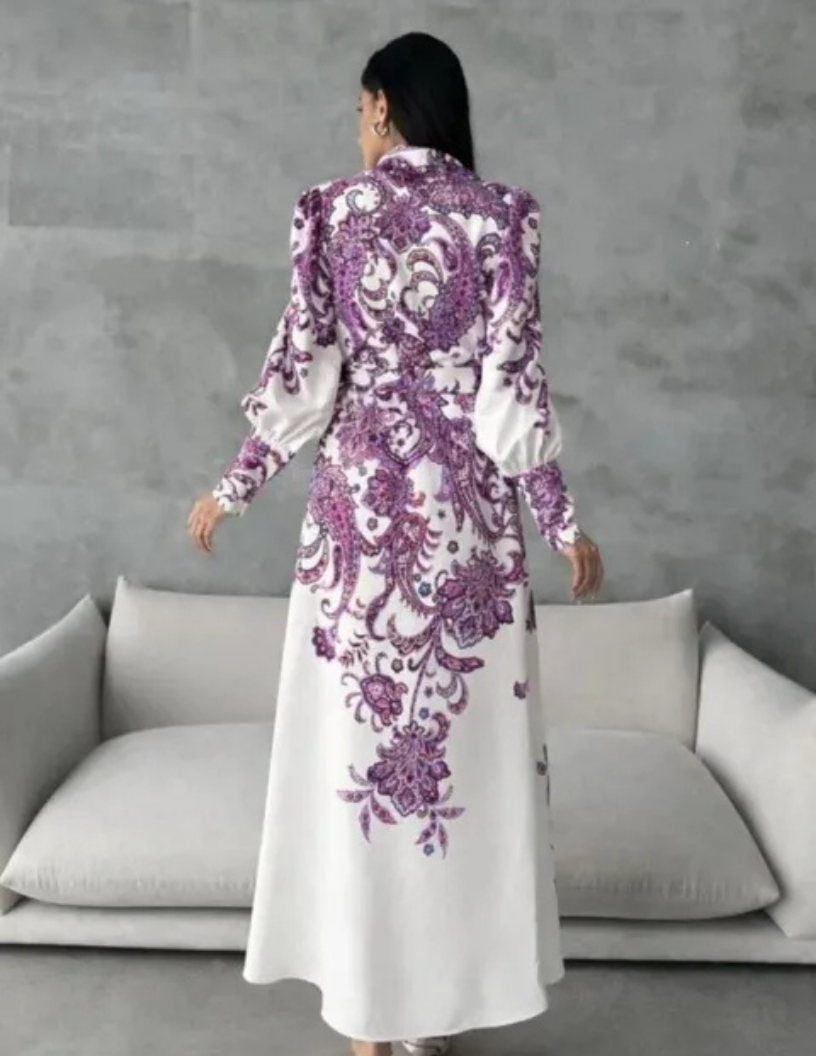 Robe longue blanche à imprimé floral violet – Image 2