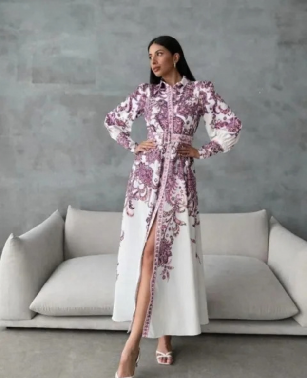 Robe longue blanche à imprimé floral violet