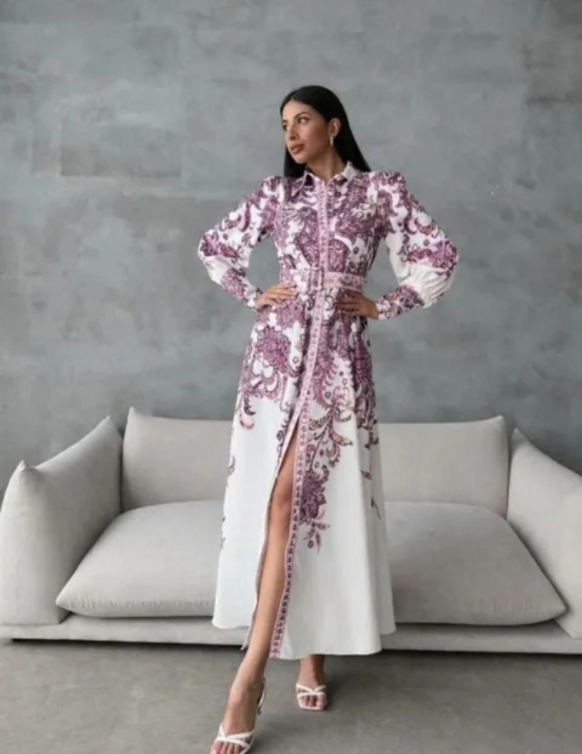 Robe longue blanche à imprimé floral violet